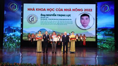 Ths Nguyễn Trọng Lực - PGĐ Trung tâm Khoa học và Công nghệ (Sở KH&CN Phú Yên) được vinh danh "Nhà khoa học của nhà nông" lần thứ 4 được tổ chức sáng 10/12 tại Hà Nội